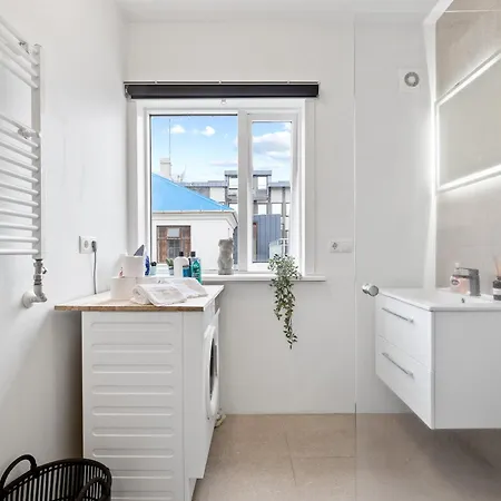 Lokastigur Charming And Inviting Apartment Reykjavík